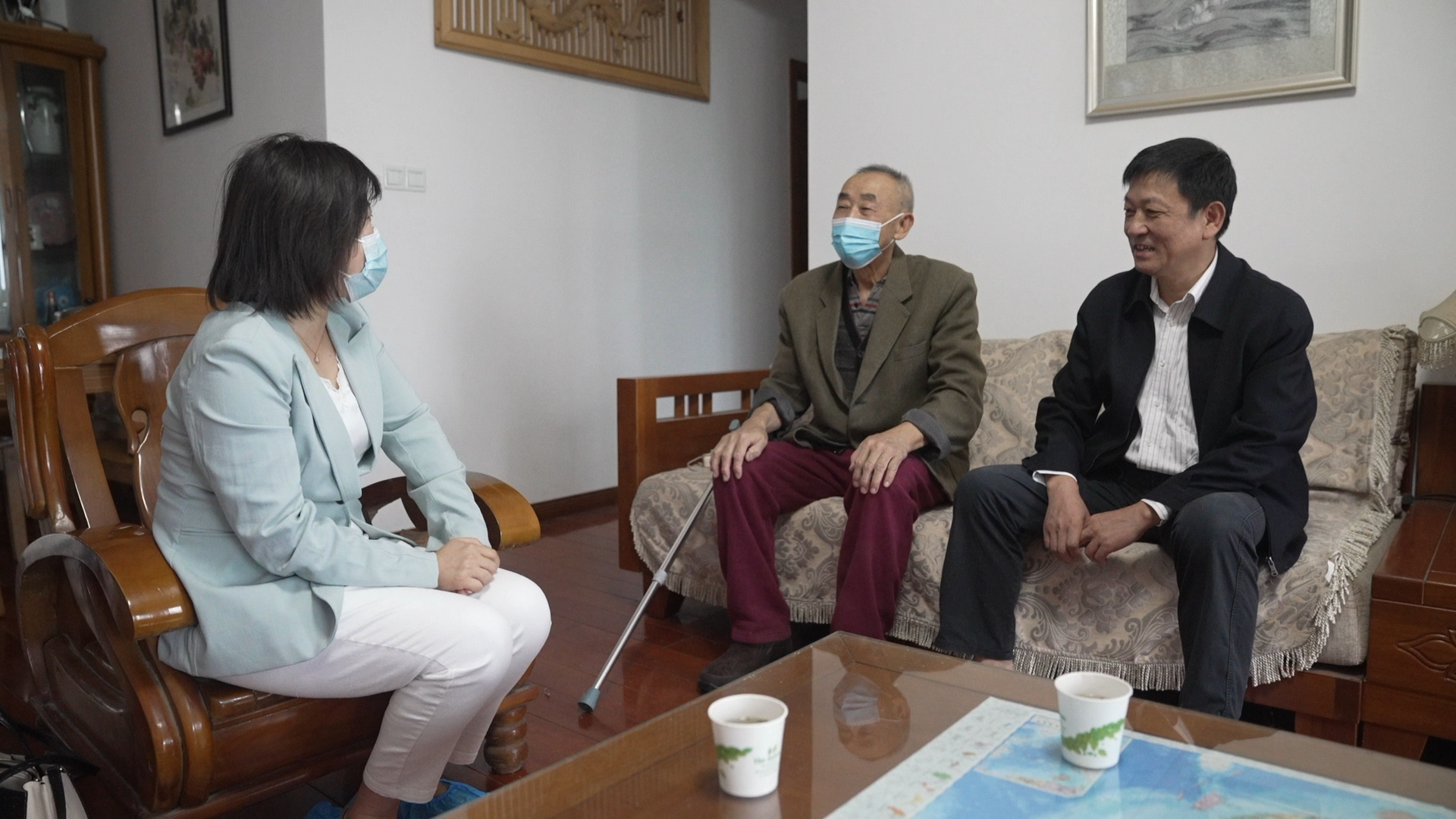 龍松祥家中慰問.png